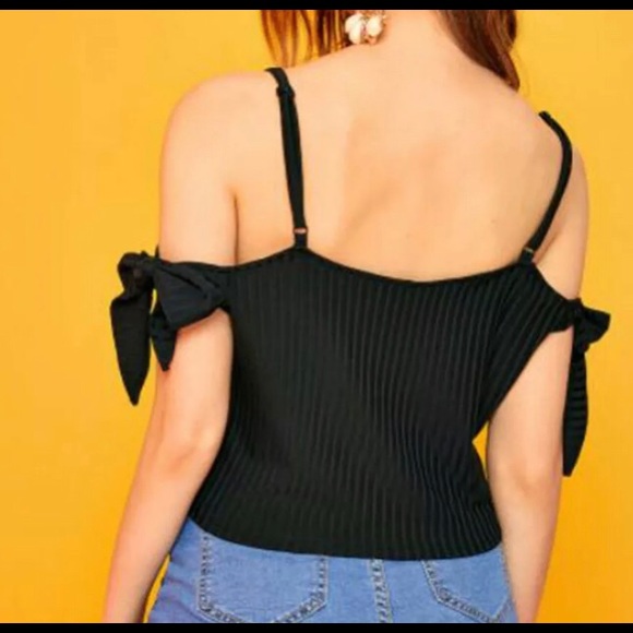 BRAND NEW OFF THE SHOULDER TIE SLEEVES TOP - Picture 2 of 4